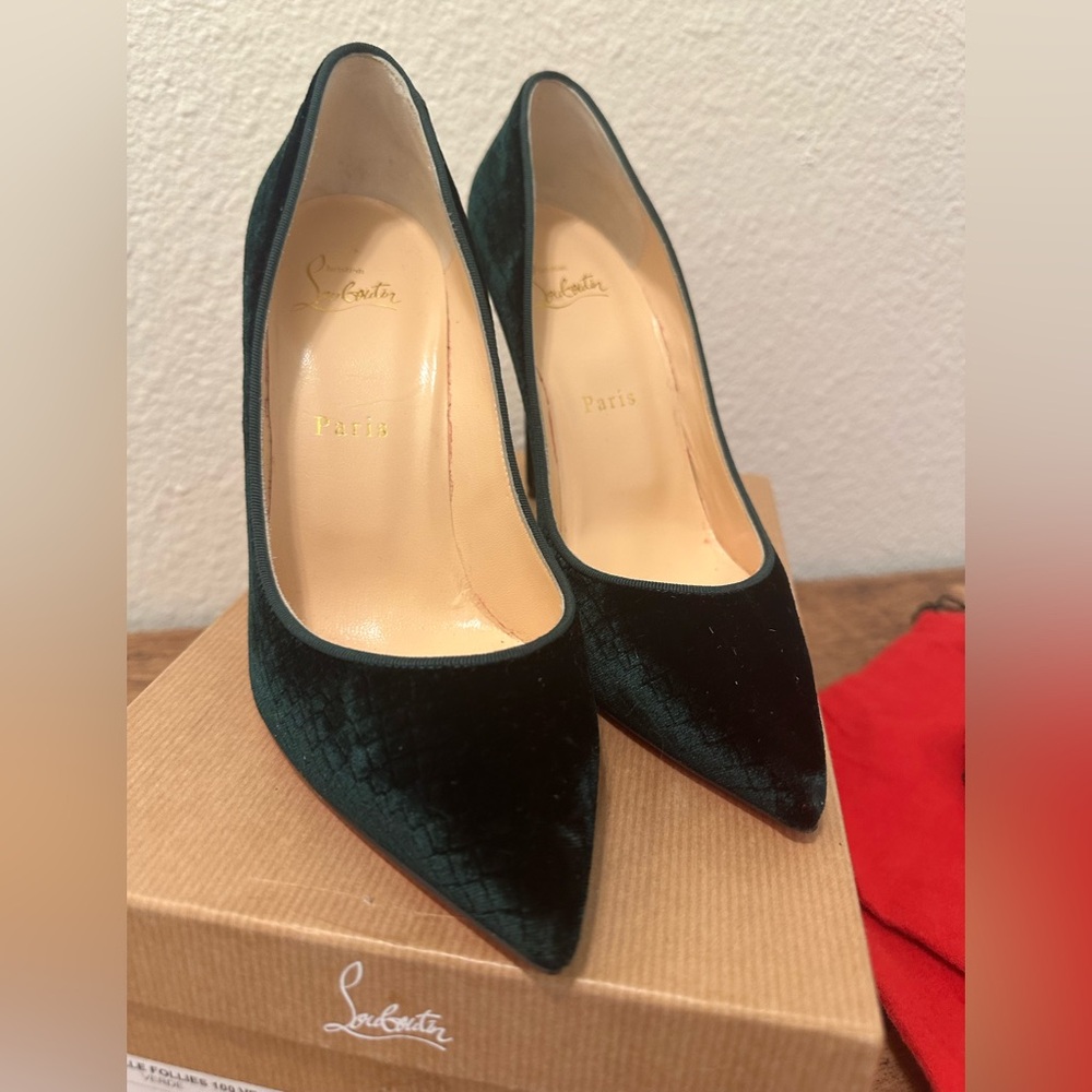 Authentic Christian Louboutin green snake print Velvet Pigalle Follies 100 heels